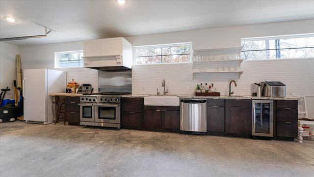 100 Lords Circle, Coldspring, TX 77331