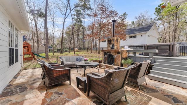 100 Lords Circle, Coldspring, TX 77331