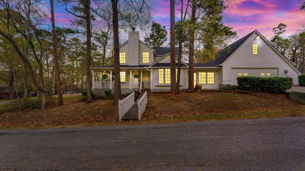 100 Lords Circle, Coldspring, TX 77331