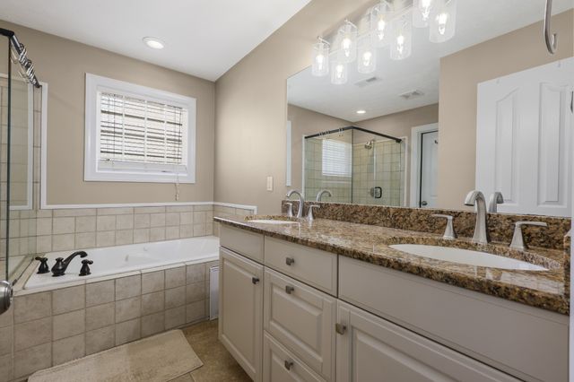 2235 Jasmine Dr, Clarksville, TN 37043
