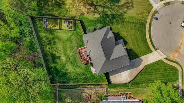 2235 Jasmine Dr, Clarksville, TN 37043
