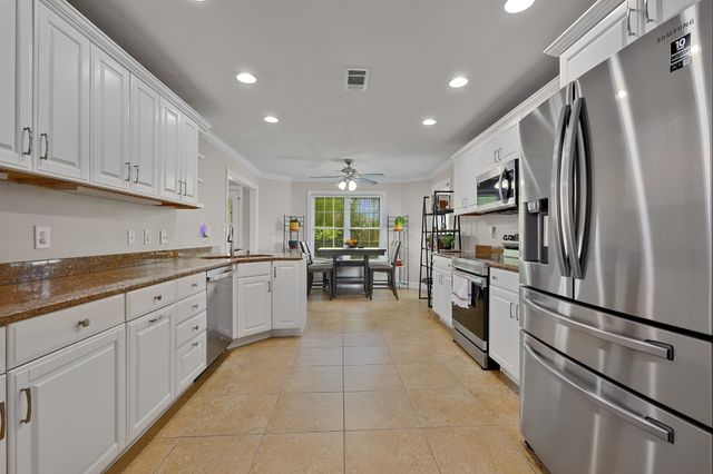 2235 Jasmine Dr, Clarksville, TN 37043
