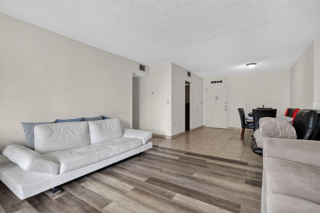 2780 NE 183RD Street 112, Aventura, FL 33160