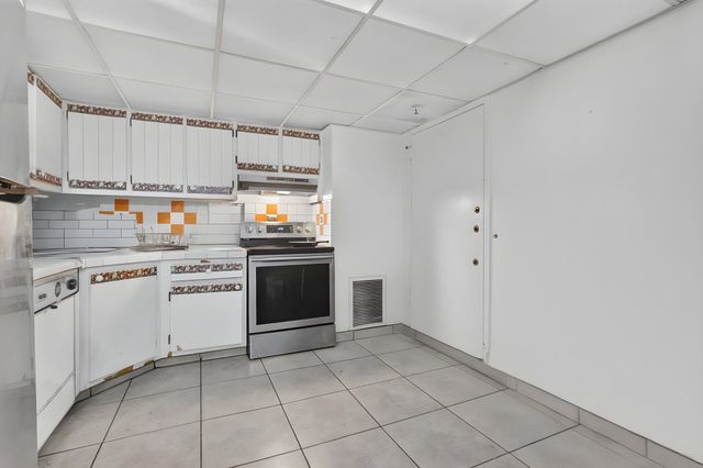 2780 NE 183RD Street 112, Aventura, FL 33160