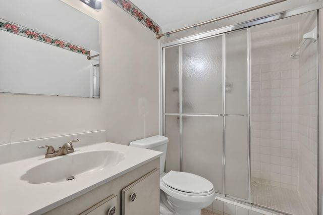 2780 NE 183RD Street 112, Aventura, FL 33160