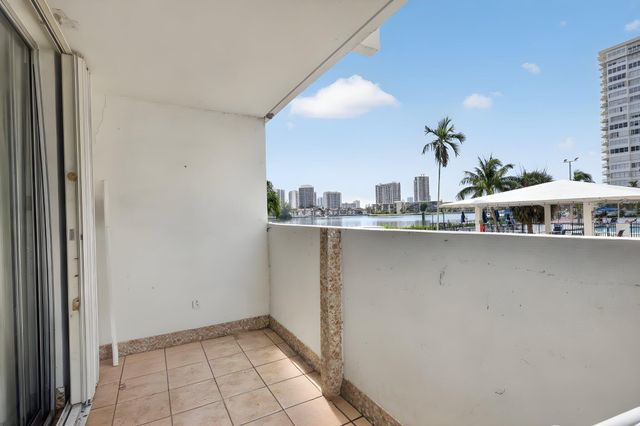 2780 NE 183RD Street 112, Aventura, FL 33160