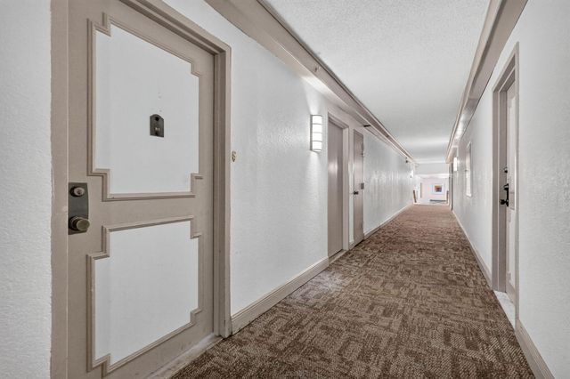 2780 NE 183RD Street 112, Aventura, FL 33160