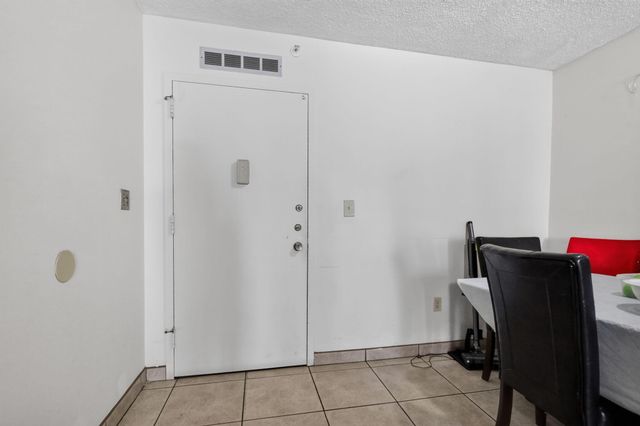 2780 NE 183RD Street 112, Aventura, FL 33160