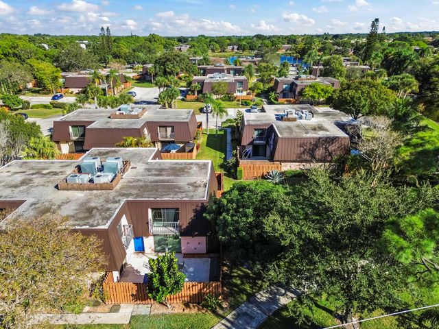 5708 SE Windsong Lane, Stuart, FL 34997