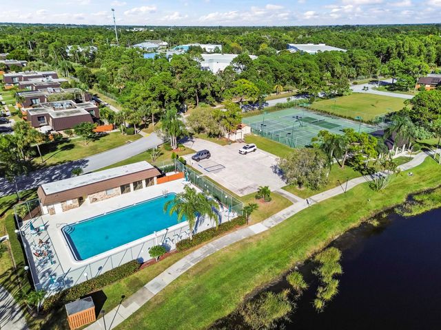 5708 SE Windsong Lane, Stuart, FL 34997