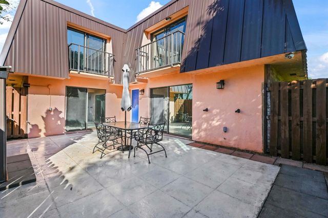 5708 SE Windsong Lane, Stuart, FL 34997