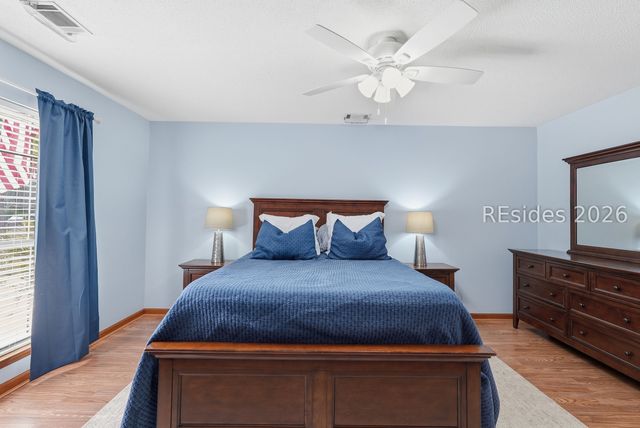 7 Woodbine Dr, Beaufort, SC 29907