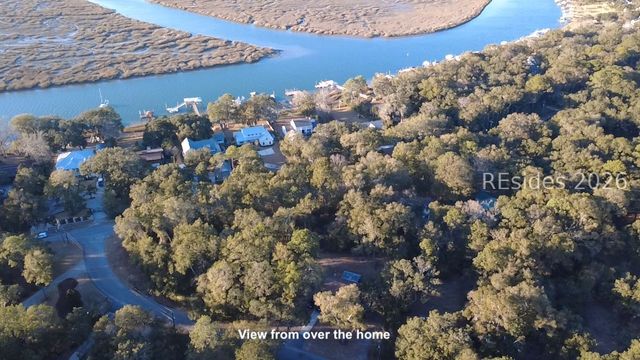 7 Woodbine Dr, Beaufort, SC 29907