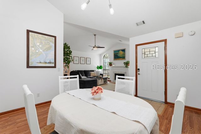 7 Woodbine Dr, Beaufort, SC 29907