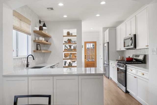 2510 Thornton RD, Austin, TX 78704