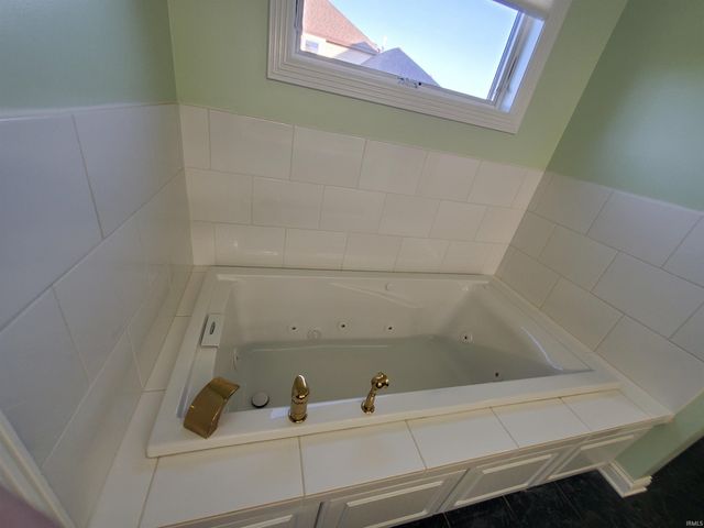 2911 Barry Knoll Way, Fort Wayne, IN 46845