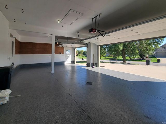 2911 Barry Knoll Way, Fort Wayne, IN 46845