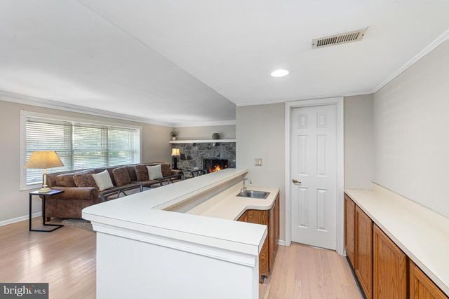 5 ZINNIA DR, Newtown, PA 18940