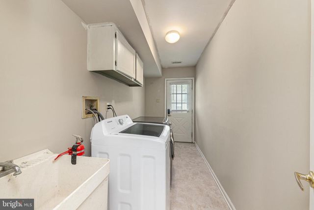 5 ZINNIA DR, Newtown, PA 18940