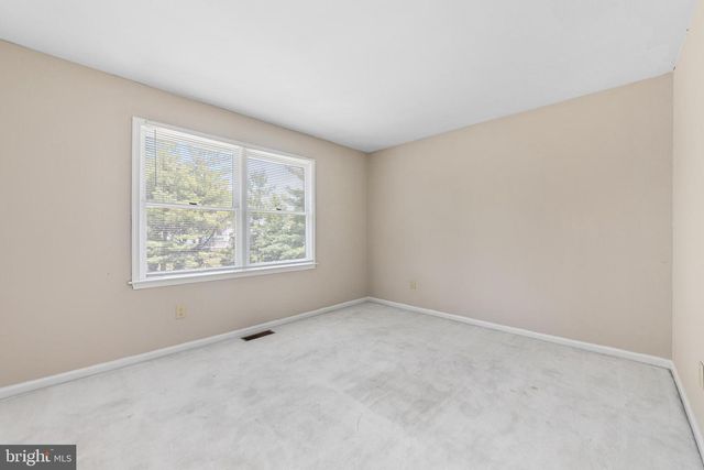 5 ZINNIA DR, Newtown, PA 18940