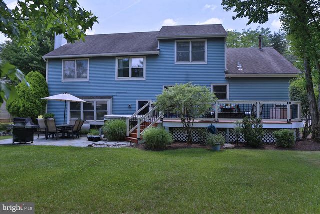 5 ZINNIA DR, Newtown, PA 18940