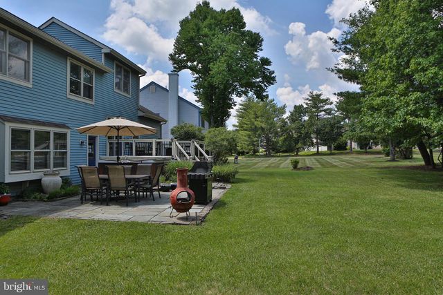 5 ZINNIA DR, Newtown, PA 18940