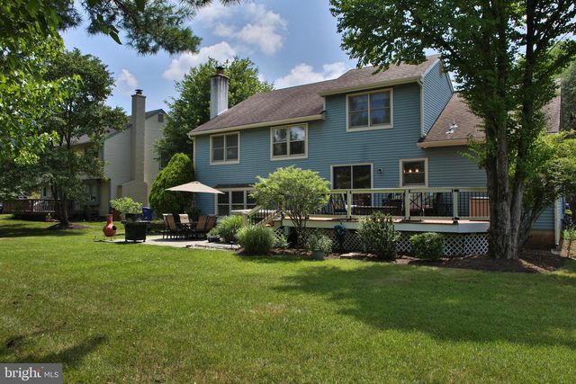 5 ZINNIA DR, Newtown, PA 18940