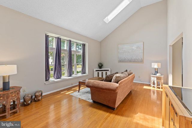 5 ZINNIA DR, Newtown, PA 18940