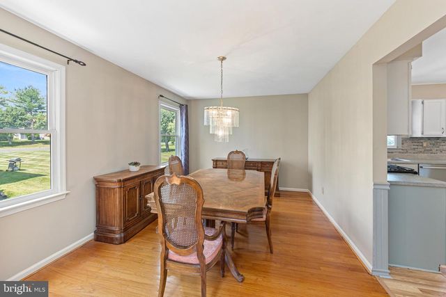 5 ZINNIA DR, Newtown, PA 18940