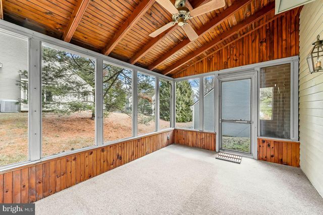 1112 MEWS LN, West Chester, PA 19382