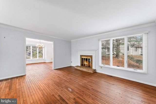 1112 MEWS LN, West Chester, PA 19382