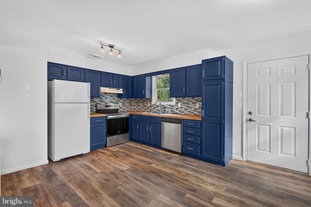 3169 THISTLE DR, Lancaster, PA 17601