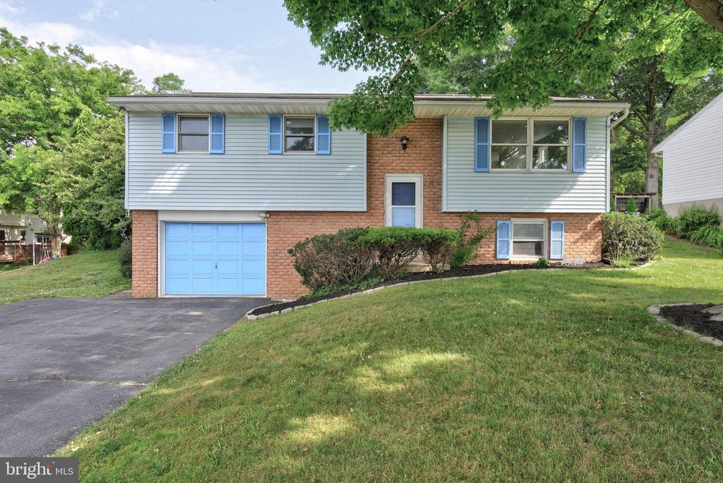 3169 THISTLE DR, Lancaster, PA 17601