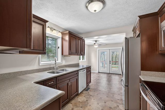 106 SHENANDOAH AVE, Shenandoah, VA 22849