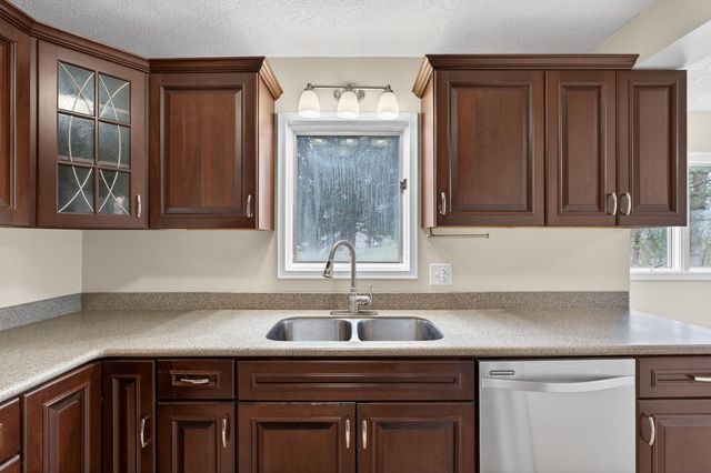 106 SHENANDOAH AVE, Shenandoah, VA 22849