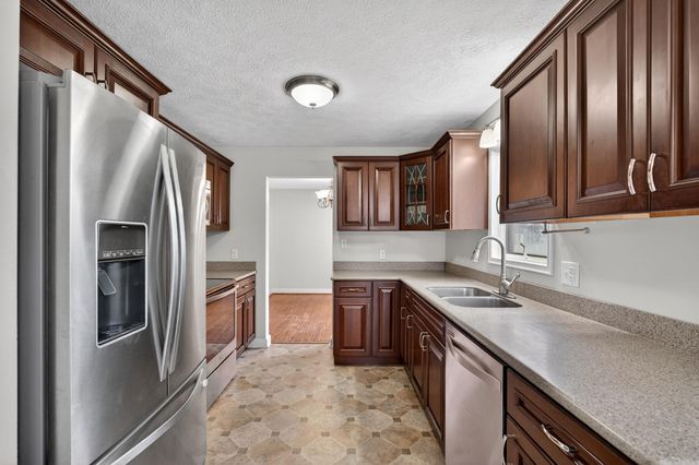 106 SHENANDOAH AVE, Shenandoah, VA 22849