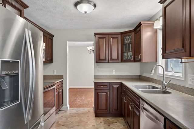 106 SHENANDOAH AVE, Shenandoah, VA 22849