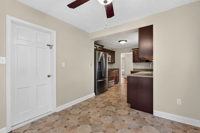 106 SHENANDOAH AVE, Shenandoah, VA 22849