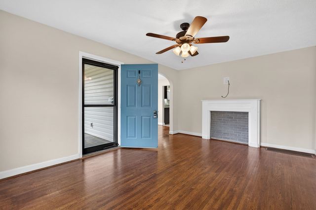 106 SHENANDOAH AVE, Shenandoah, VA 22849