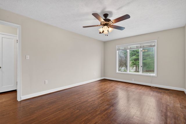 106 SHENANDOAH AVE, Shenandoah, VA 22849