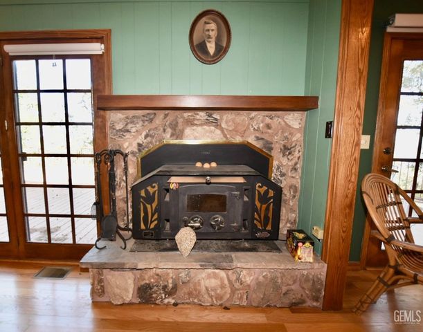 25481 Deertrail Drive, Tehachapi, CA 93561