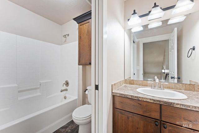 2221 Canyon Trail Way, Twin Falls, ID 83301