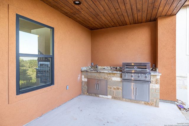 86 Hannah Ln, Boerne, TX 78006