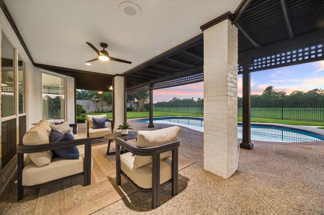5682 Grand Floral Boulevard, Houston, TX 77041