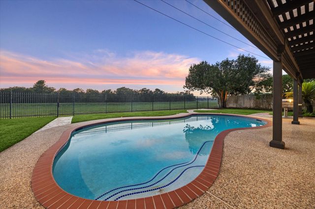 5682 Grand Floral Boulevard, Houston, TX 77041