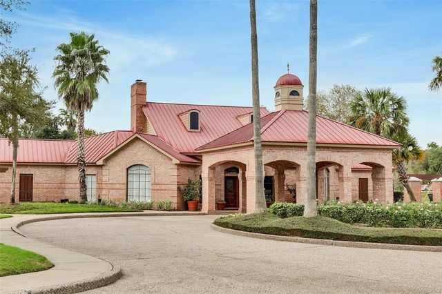 5682 Grand Floral Boulevard, Houston, TX 77041