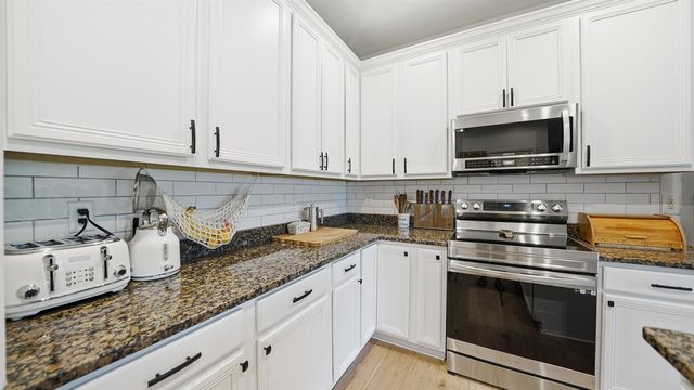 24 Hannah Cole Dr, St Augustine, FL 32080