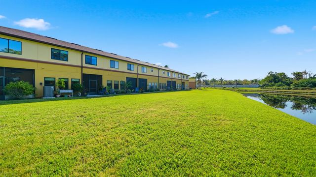 24 Hannah Cole Dr, St Augustine, FL 32080