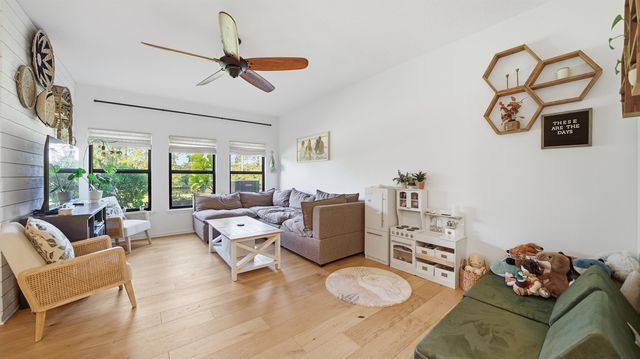 24 Hannah Cole Dr, St Augustine, FL 32080