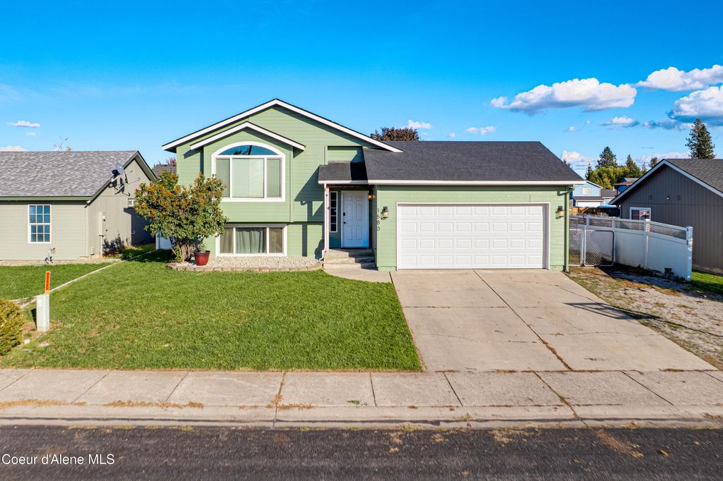 1680 N FOXGLOVE LN, Post Falls, ID 83854